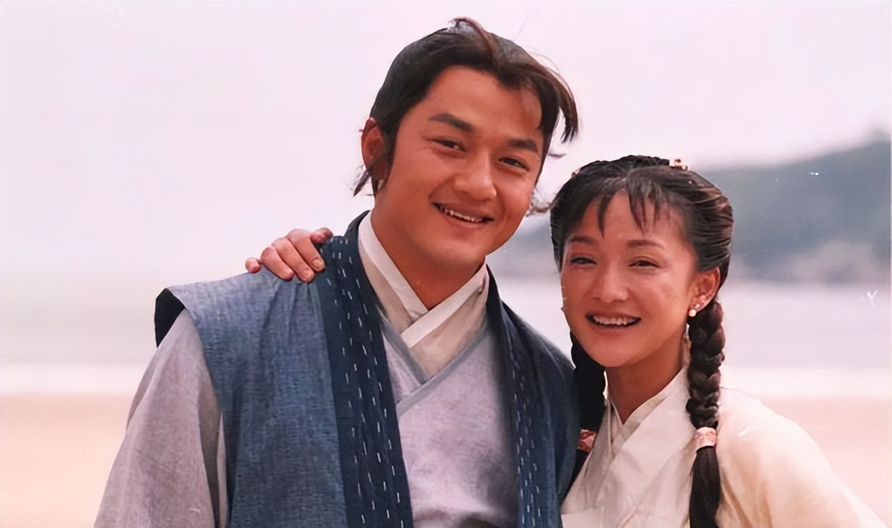 《浪姐4》热播,52岁瞿颖迅速翻红,是因为踩中了三个“*规则潜**”