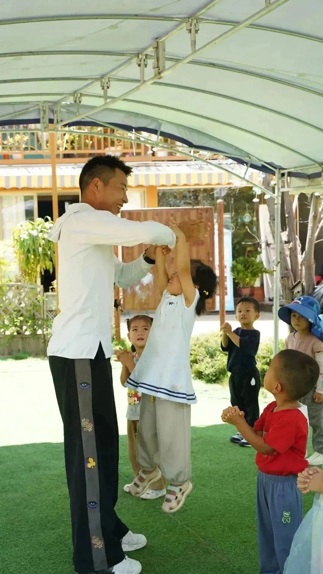 小宝宝一般几岁上幼托班好,孩子上托班给家长一点轻松的时光