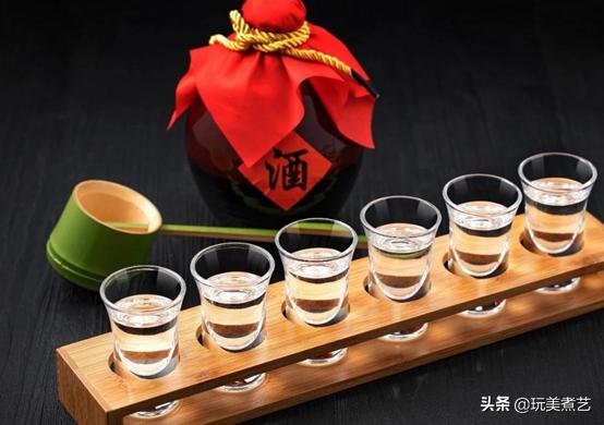 酒喝多了第二天怎么解酒,酒喝多了第二天不舒服喝什么好