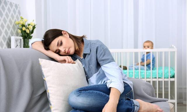 产妇月子期间为什么流泪,产妇为什么月子里会哭