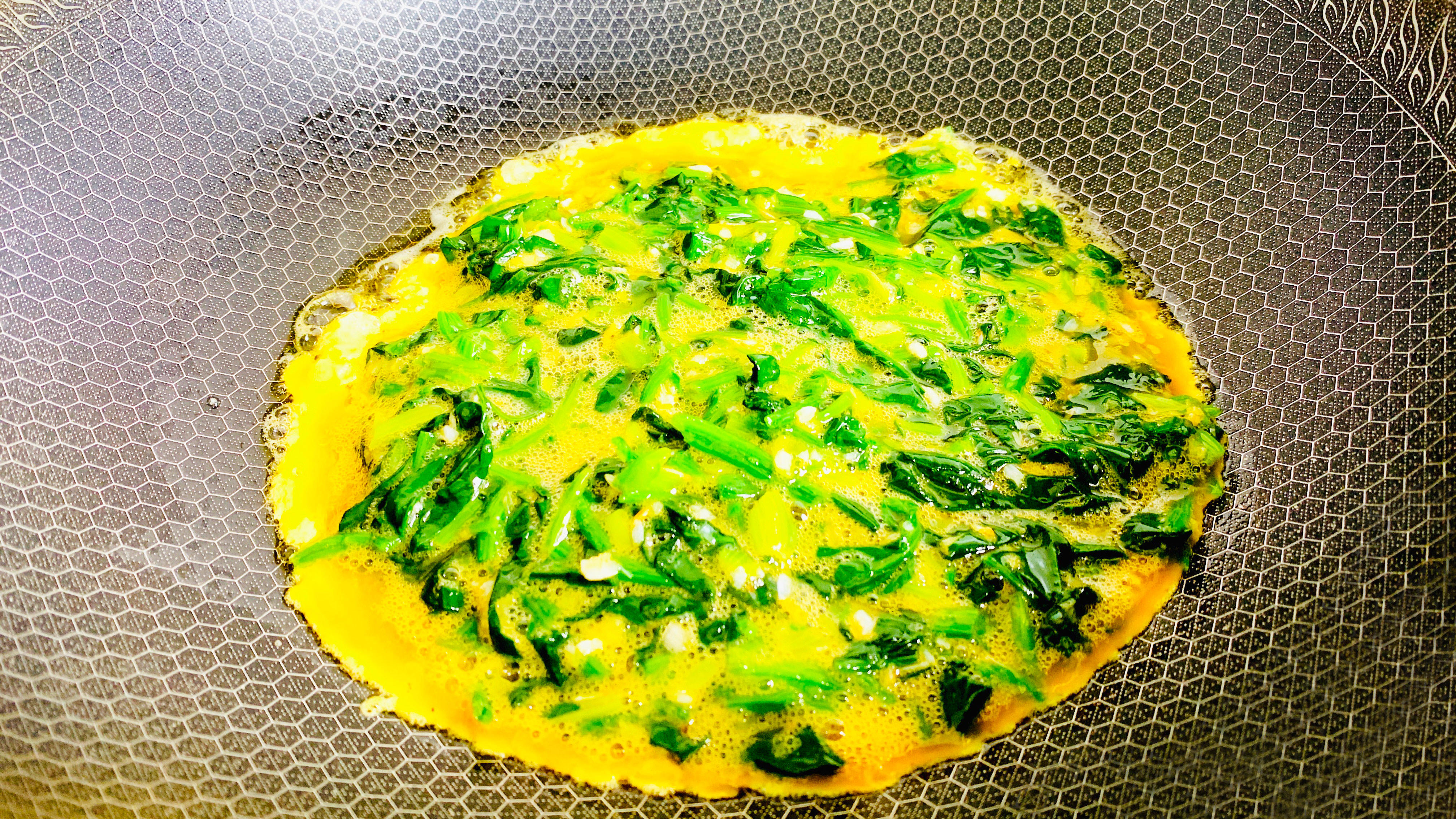 春天多吃这道菜补血安神,补钙补铁补叶酸的蔬菜