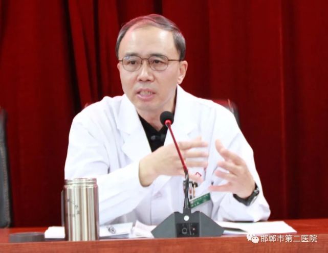 面对肆意蔓延的疫情,面对疫情持续蔓延的严峻形势