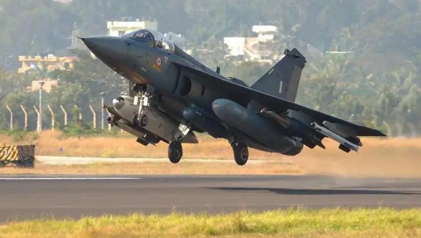 阿联酋进口中国火炮,阿联酋购买法国战机订单