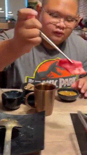 今天碰到个算命先生，不愧是大师，算的真准