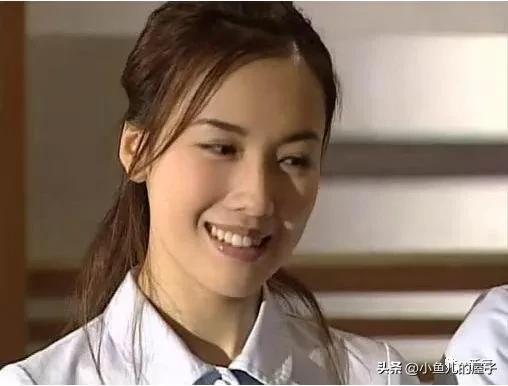 她是唯一五甲不入最上镜小姐,家道中落成TVB配角,为纪念奶奶改名