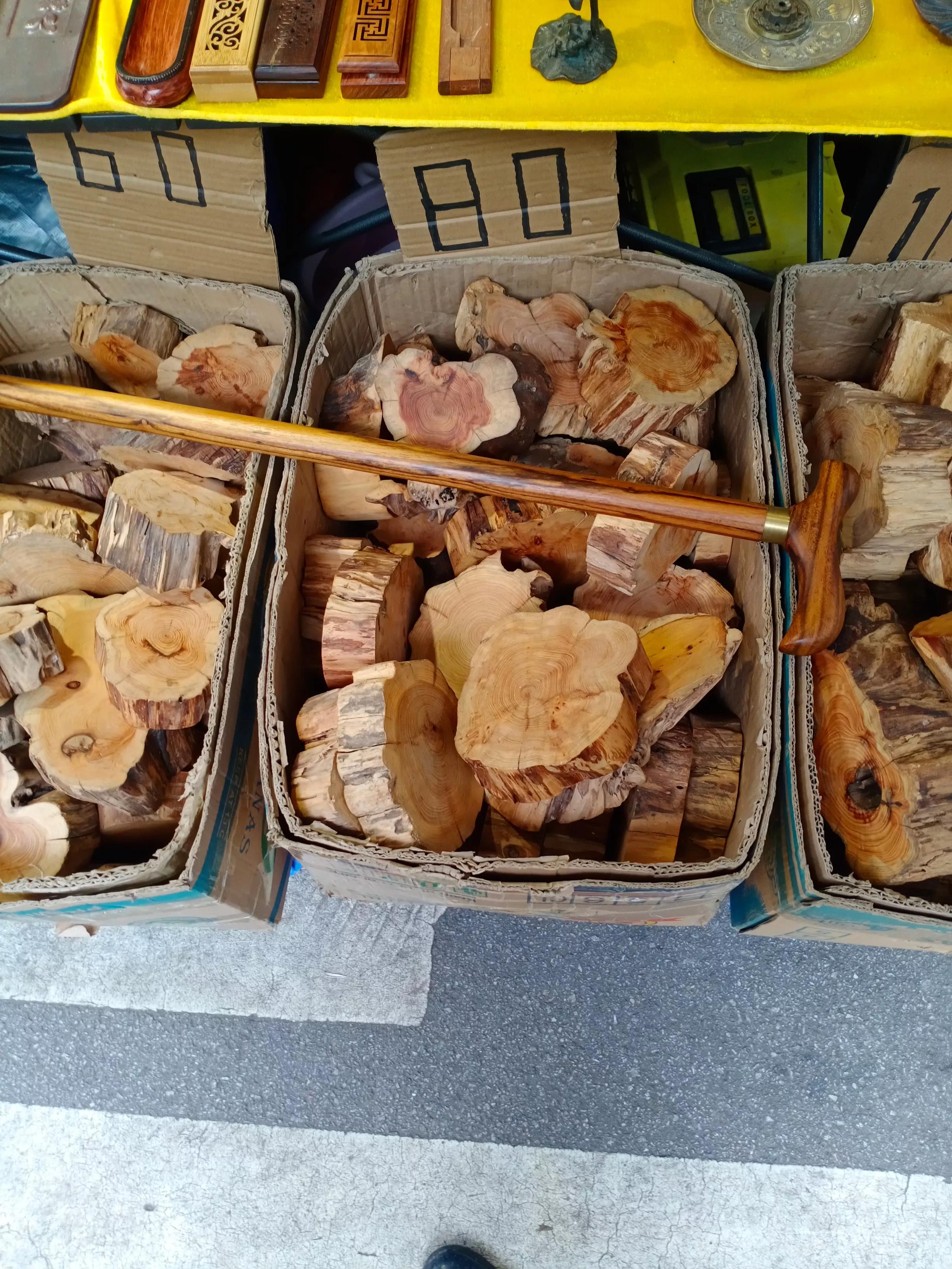 崖柏木雕摆件,崖柏可以做鱼缸沉木吗