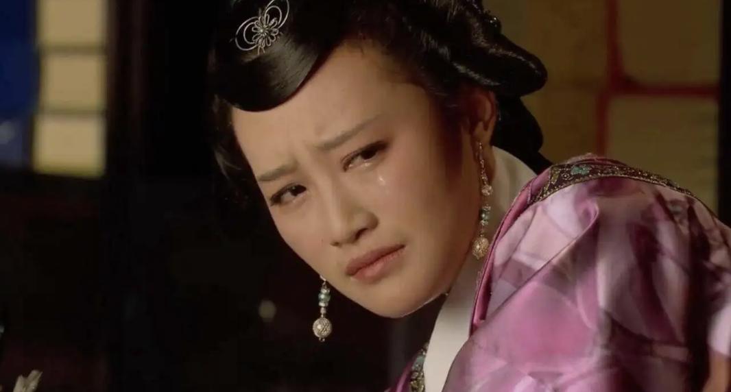 长相苦命相五位女星,天生富贵相的十位女星