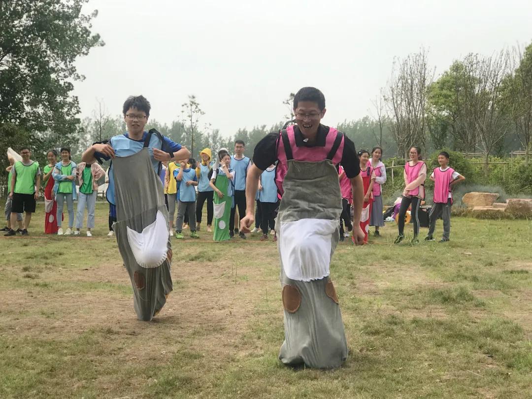 趣玩团建游戏,趣味团建游戏玩法