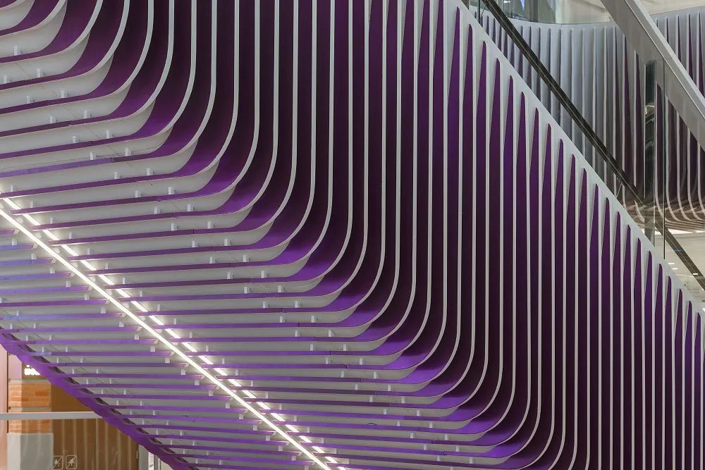 上海久光中心是商场吗 (上海久光中心大牌)