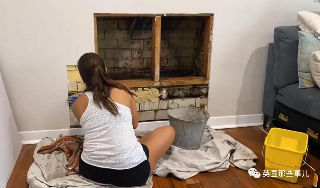 澳洲夫妇家墙壁突然莫名“渗血”!两人鼓起勇气拆开墙