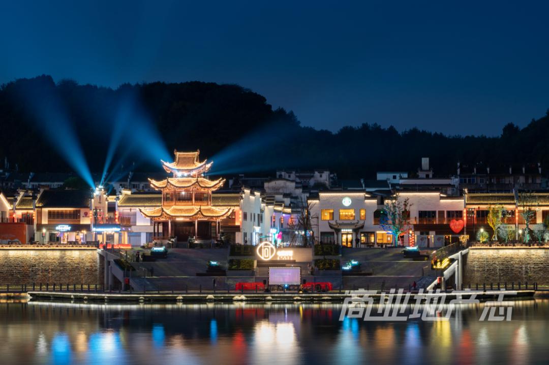 黄山风景屯溪老街,夜游黄山屯溪老街一角