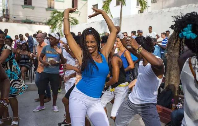 墨西哥毒贩武装有多少人,墨西哥黑帮为什么不碰旅游的人