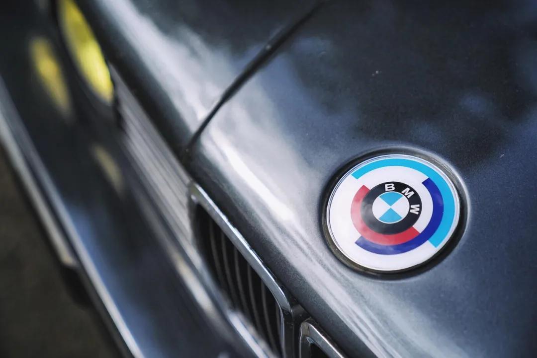 新款宝马logo设计,宝马全新logo