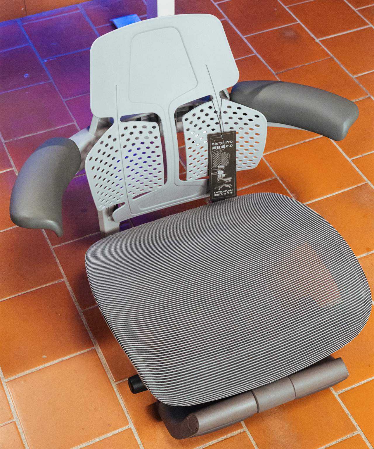 久坐办公室怎么缓解肩颈痛瑜伽,缓解办公室久坐腰疼瑜伽