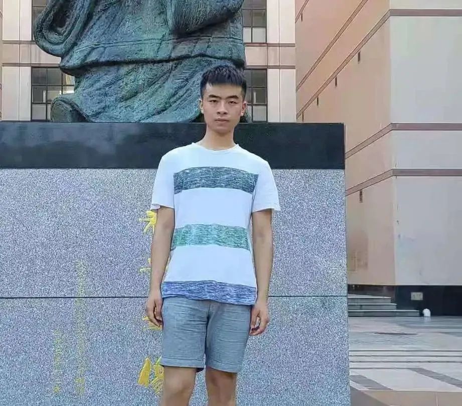 东大精英学校,大英才班和小英才班哪个好