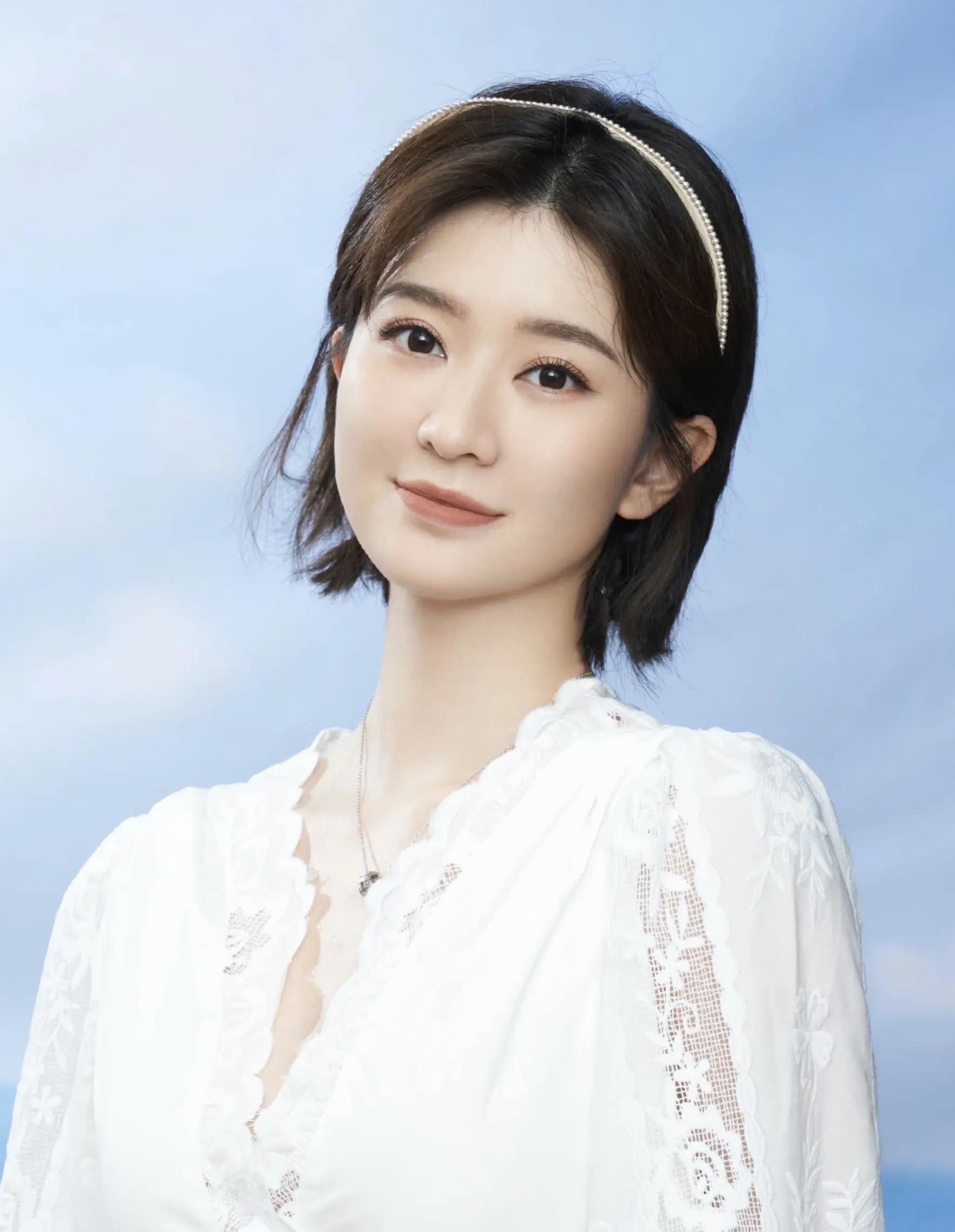 女星乔欣写真合集：如花似玉、亭亭玉立