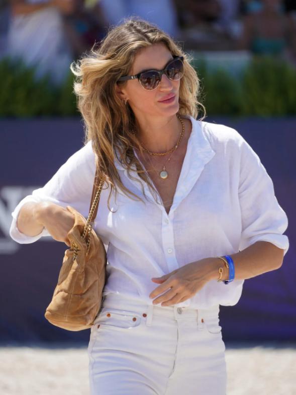 穿蓝色永不过时的高级感,蓝色与粉红色的结合高级感