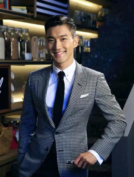 趋炎附势与指鹿为马,何穗陈伟霆被拍视频