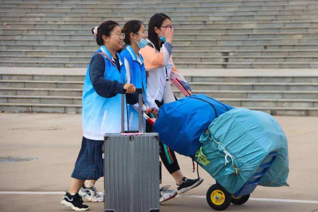 大一入学想家了,高一新生住校想家怎么办啊