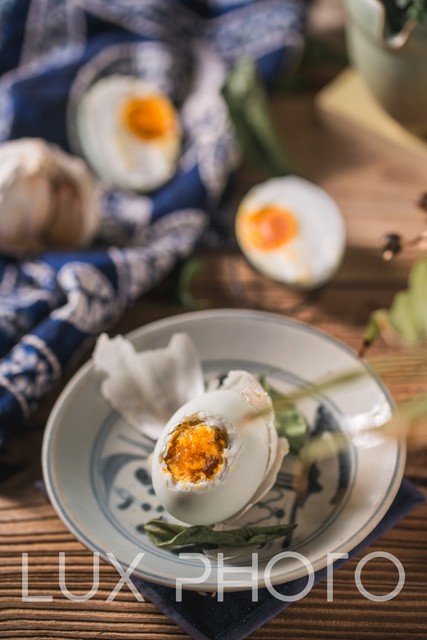 咸鸭蛋咸了如何办,咸鸭蛋咸了怎么快速解咸