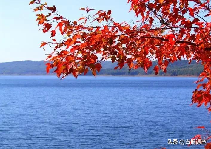 蔚蓝的天空清澈的河水,蔚蓝的天空碧绿的海水图片