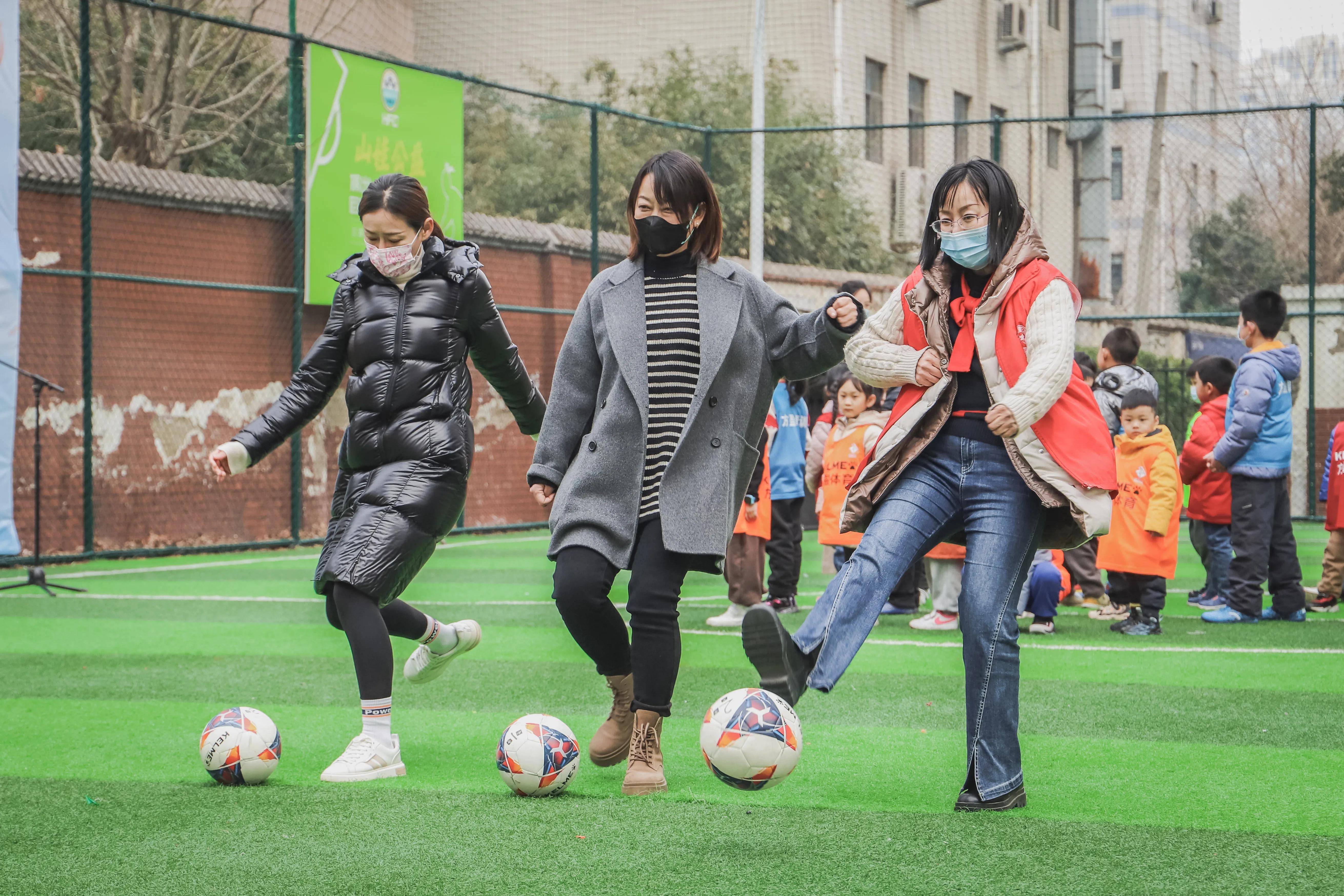 抗击疫情足球接力,2020共抗疫情大型公益活动