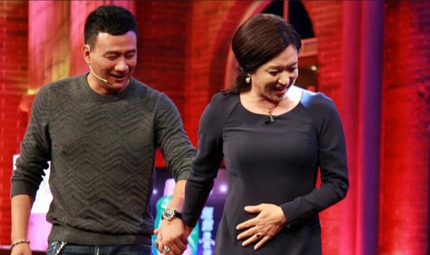 父女之间亲嘴的危害,父女亲脸拥抱违法吗