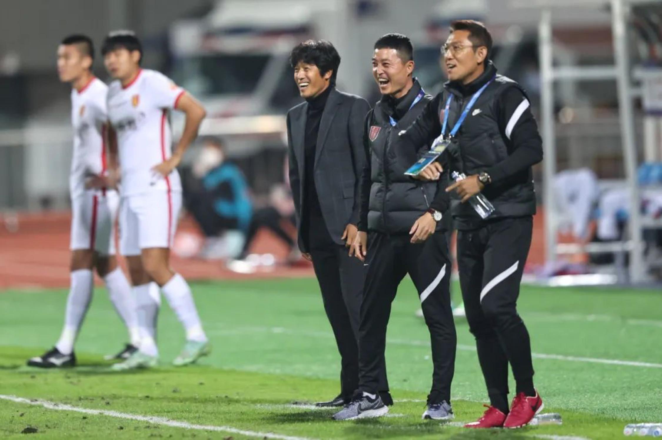 成都蓉城vs浙江队徐正源,媒体专访成都蓉城主帅徐正源