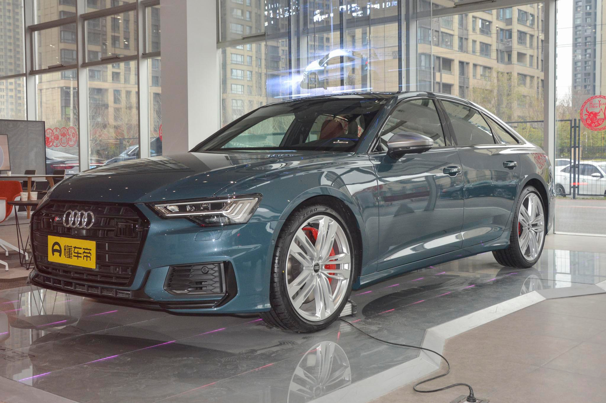 奥迪s6有48v轻混吗,搭载48v轻混的油耗会低点吗