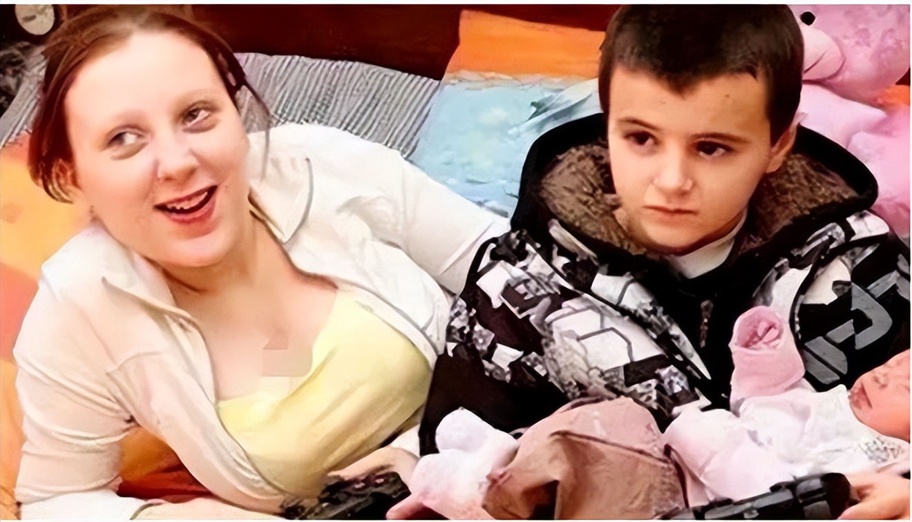 13岁的英国少年喜当爹,英国13岁男孩当爸爸结局