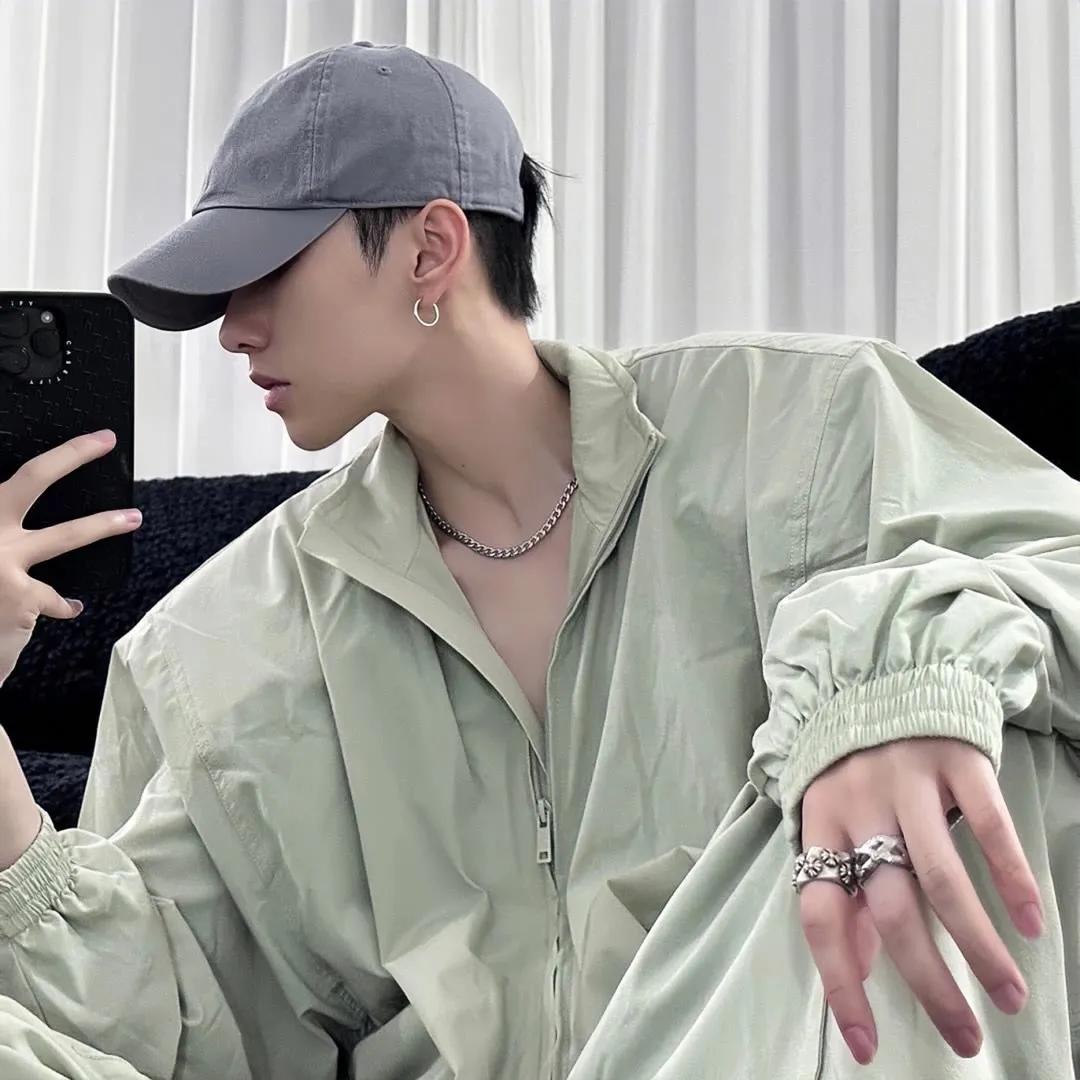 男生头像冷酷帅气,男生头像干净高级质感