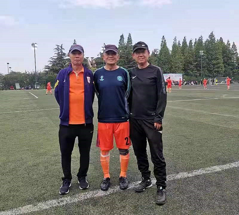 刘武笔下的绿茵传奇——记足坛“三剑客”张全利、孙炳辉、王建平