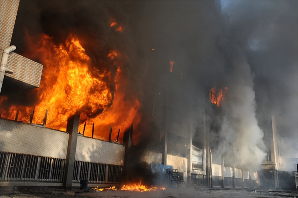 小时候穿的鞋服品牌,现在过得怎样了