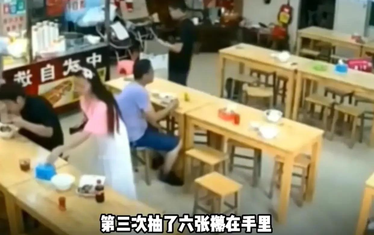 引来16000人围观，试衣间的“假干净”揭开了某些人的虚伪的面具