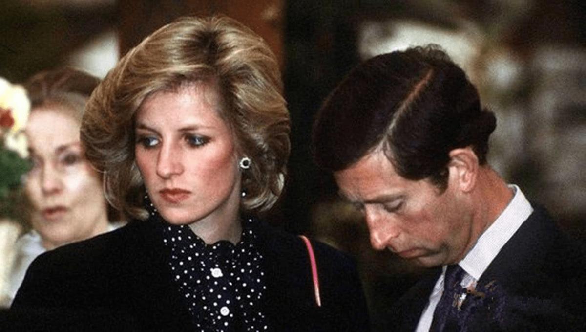 戴安娜初中毕业,戴安娜是高中生吗