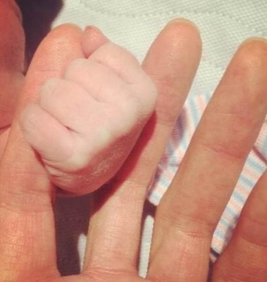 易建联身价上亿迎娶巴西宝贝,易建联妻子荆灵个人资料