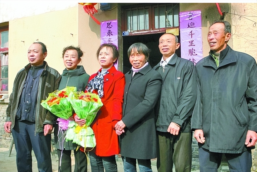 河南双胞胎姐妹真相,34年闺蜜竟是双胞胎