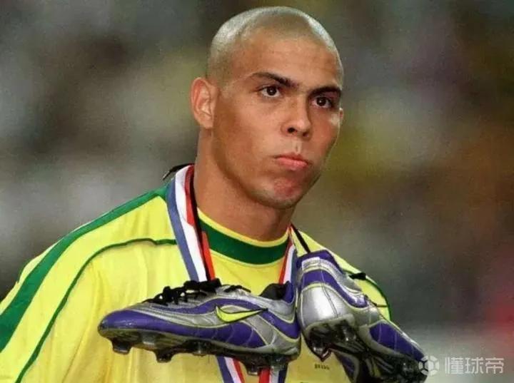 球王青春记忆,球王加冕标志