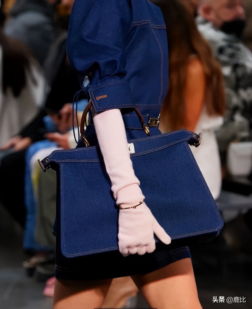 已经出道13年，为什么大家还是很爱FENDI这款包？