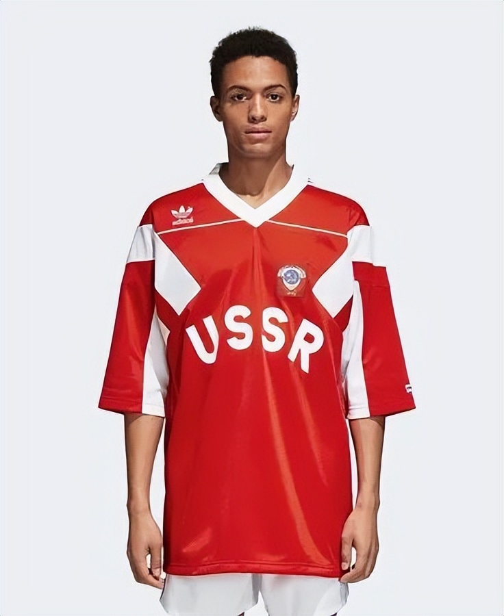 三叶草阿迪达斯怎么介绍,三叶草阿迪达斯黑棕色