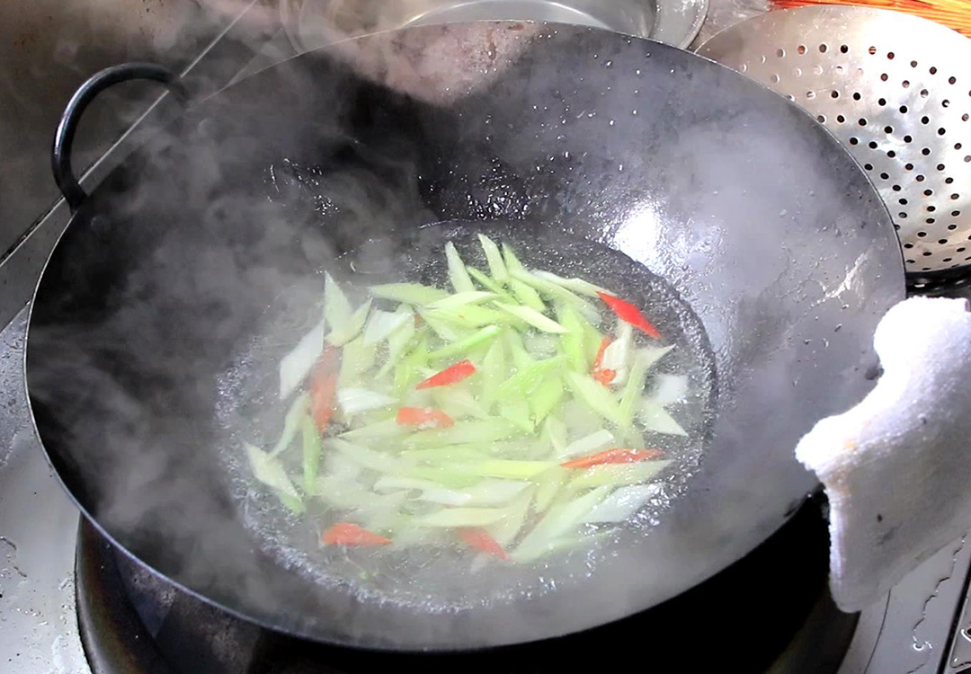 秋吃白冬吃黑春吃什么,秋季滋阴养肺吃什么