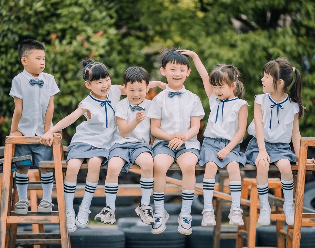 儿童身高表出炉看下你家娃合格吗,23年最新儿童身高标准