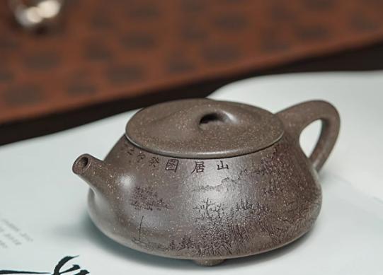 捂灰紫砂壶价格比一般壶高吗,助工紫砂壶一般什么价格