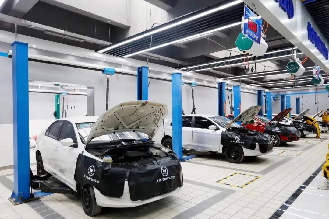 初中毕业的女生学什么有前途,初中毕业想学习技术学什么好