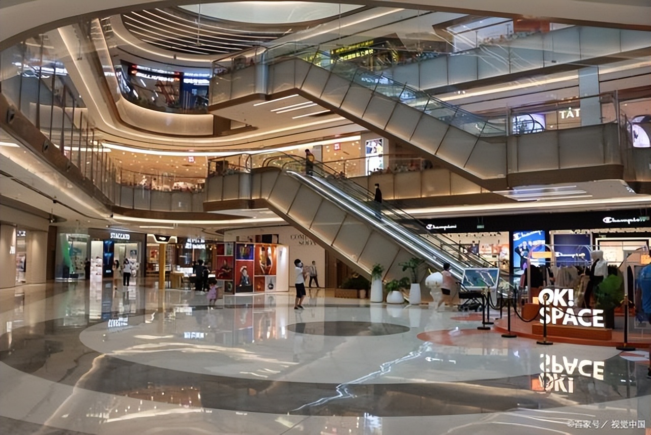 实体店300元以上衣服靠谱吗,实体店一套衣服335贵不贵