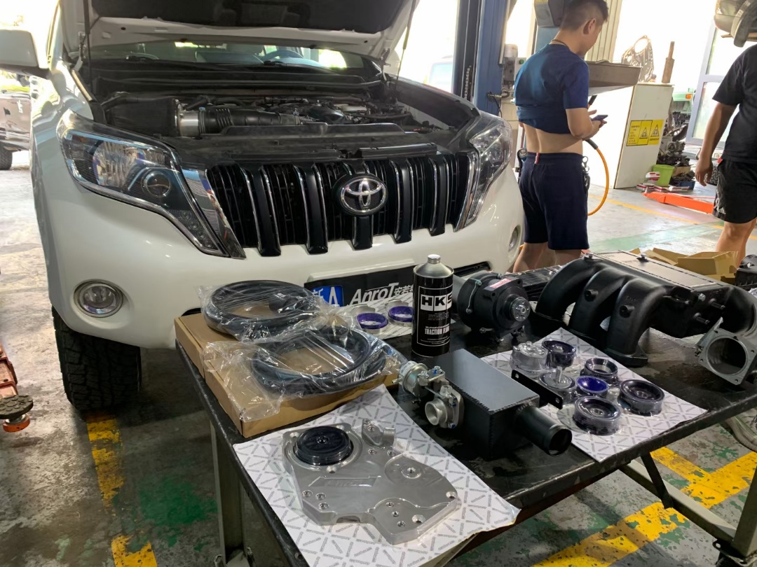 开着霸道4.0T，给自己一个信马由缰的机会