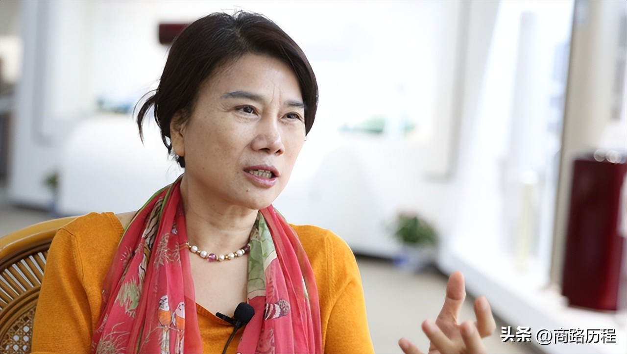 董明珠的创业经历简介,董明珠从一个家庭变成铁娘子