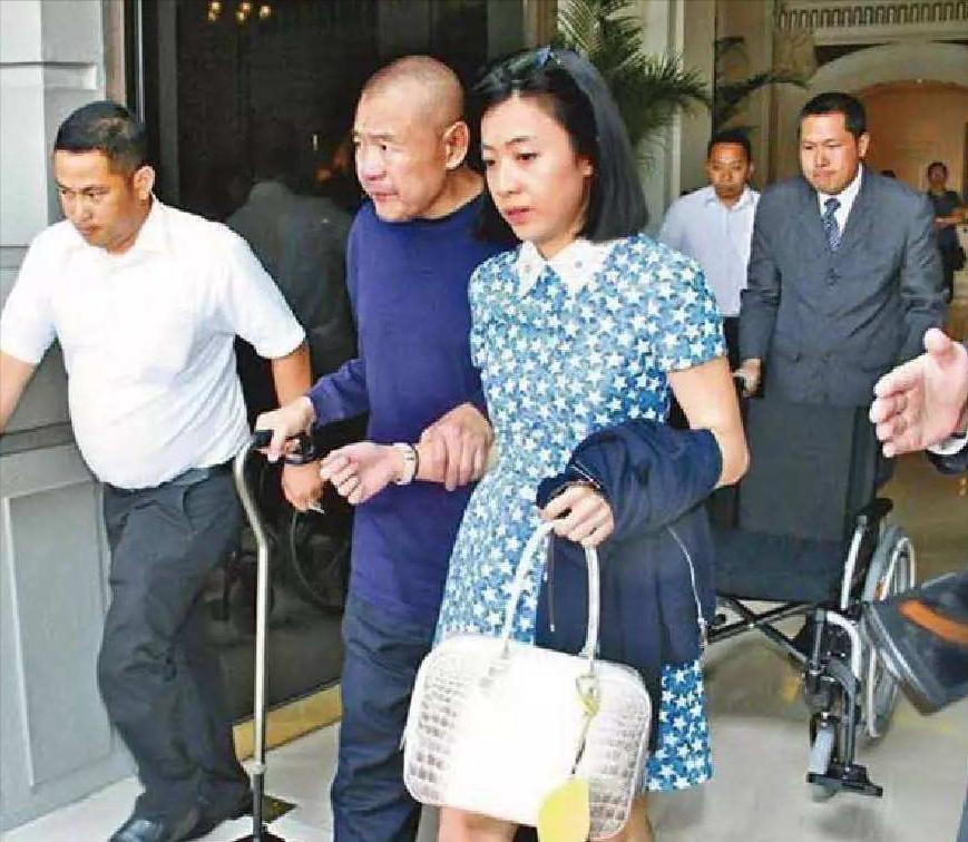 出门穿一次性拖鞋,出门穿加厚五层睡衣