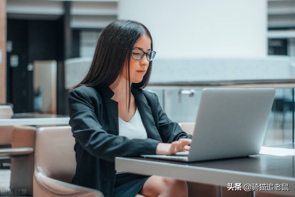 写一本网络小说能赚多少钱,怎么写好一部网络小说大纲