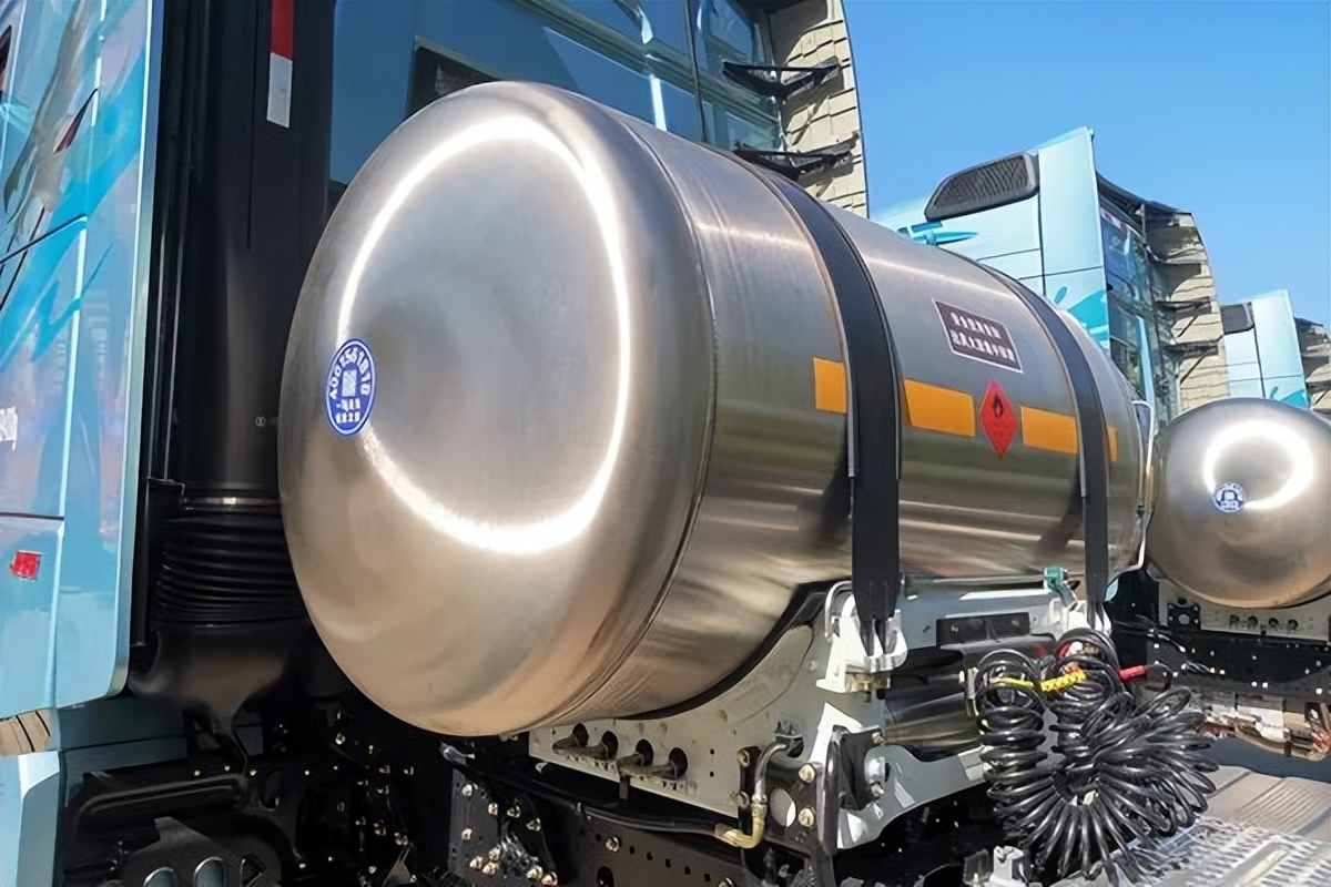 陕汽德龙x6000lng手动速比,陕汽德龙x6000lng燃气车